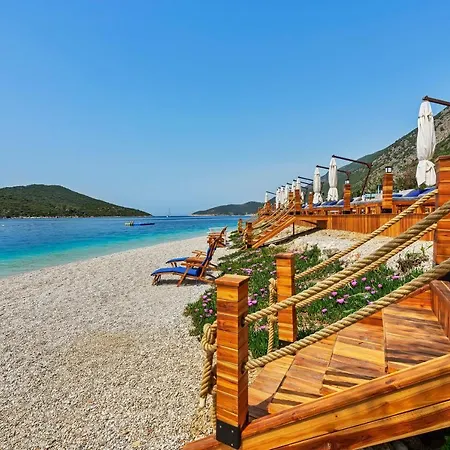 Отель Doria Yacht Club 4*