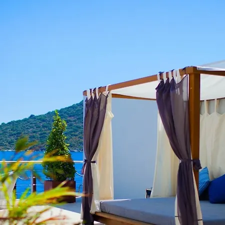 Отель Doria Yacht Club 4*