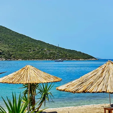 Doria Yacht Club Hotell 4*